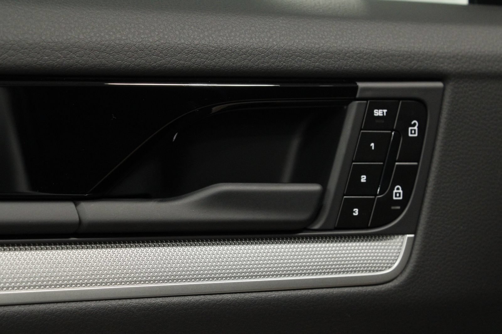 New 2026 Porsche Cayenne AWD/4WD image 27