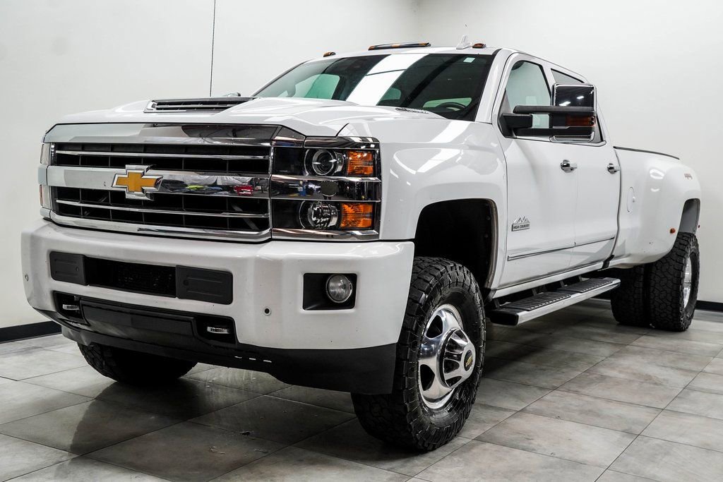 Used 2019 Chevrolet Silverado 3500 High Country w/ Duramax Plus Package image 4