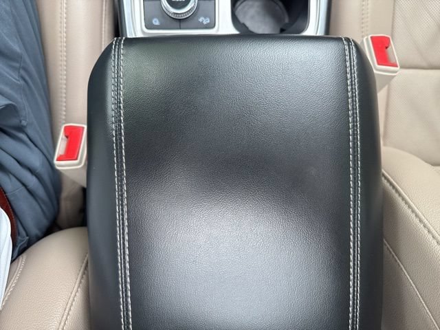 Used 2022 Ford Explorer Limited w/ Equipment Group 301A AWD/4WD image 32