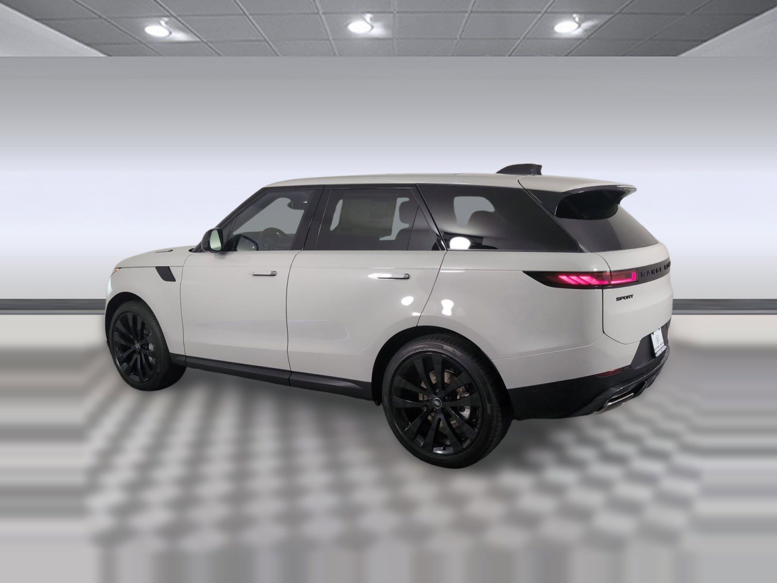 Used 2025 Land Rover Range Rover Sport SE image 3