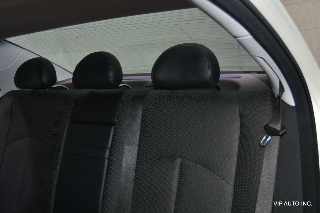 Used 2009 Mercedes-Benz E 550 Sedan image 22