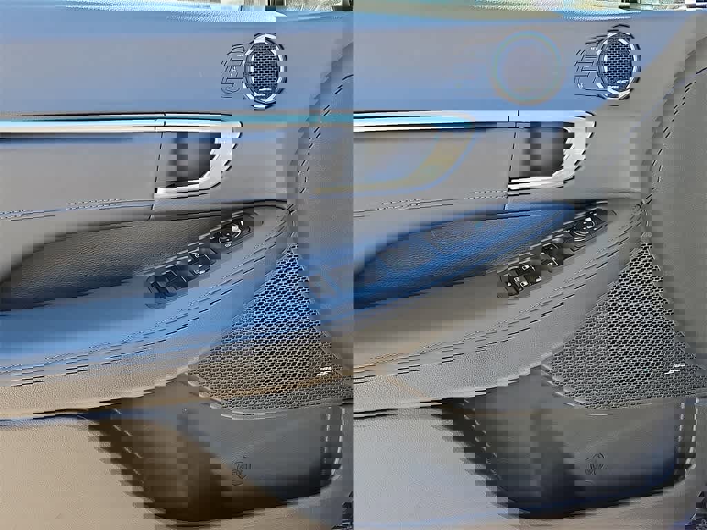 Used 2022 Hyundai Sonata Limited w/ Winter Weather Package image 12