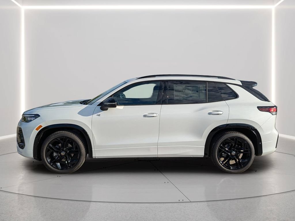New 2026 Volkswagen Tiguan SE R-Line FWD image 3