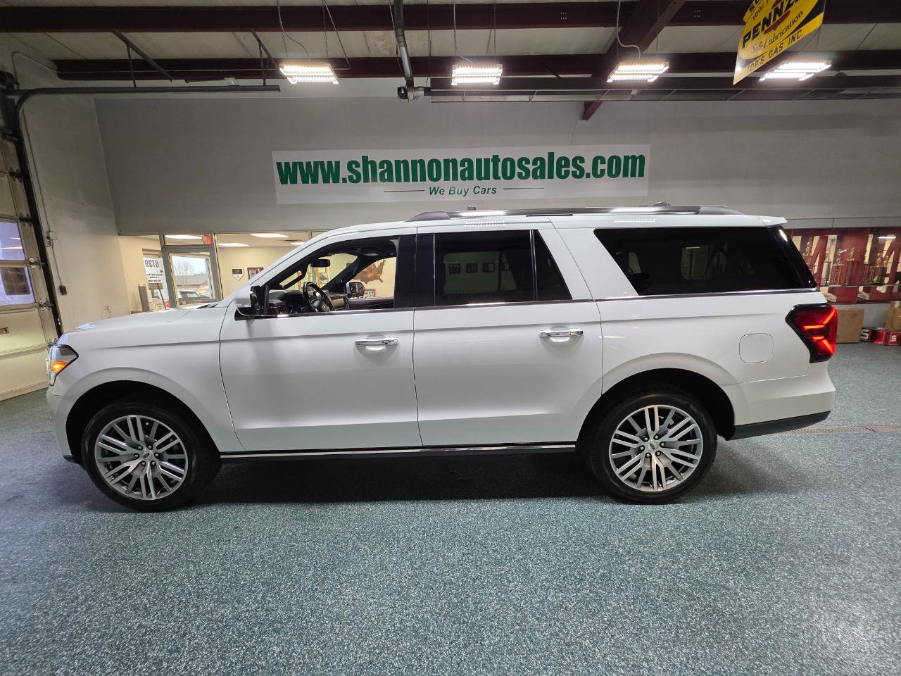 Used 2024 Ford Expedition Max Limited image 11