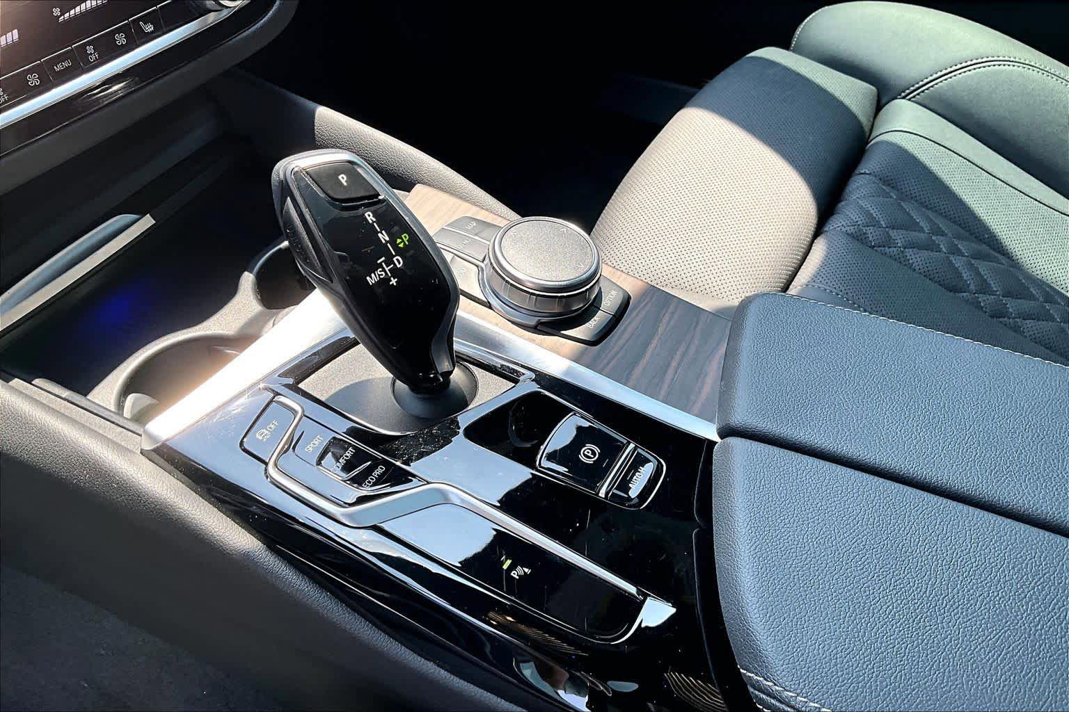 Certified 2023 BMW 530i xDrive w/ Premium Package AWD/4WD image 17