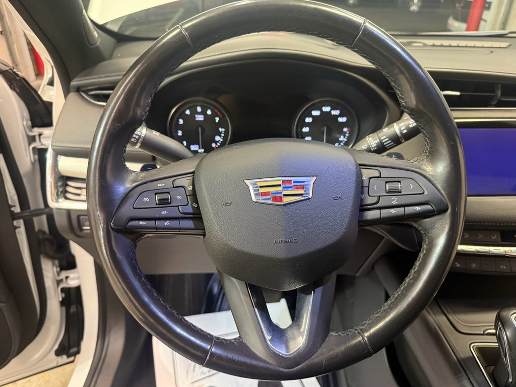 Used 2019 Cadillac XT4 Premium Luxury AWD/4WD image 18