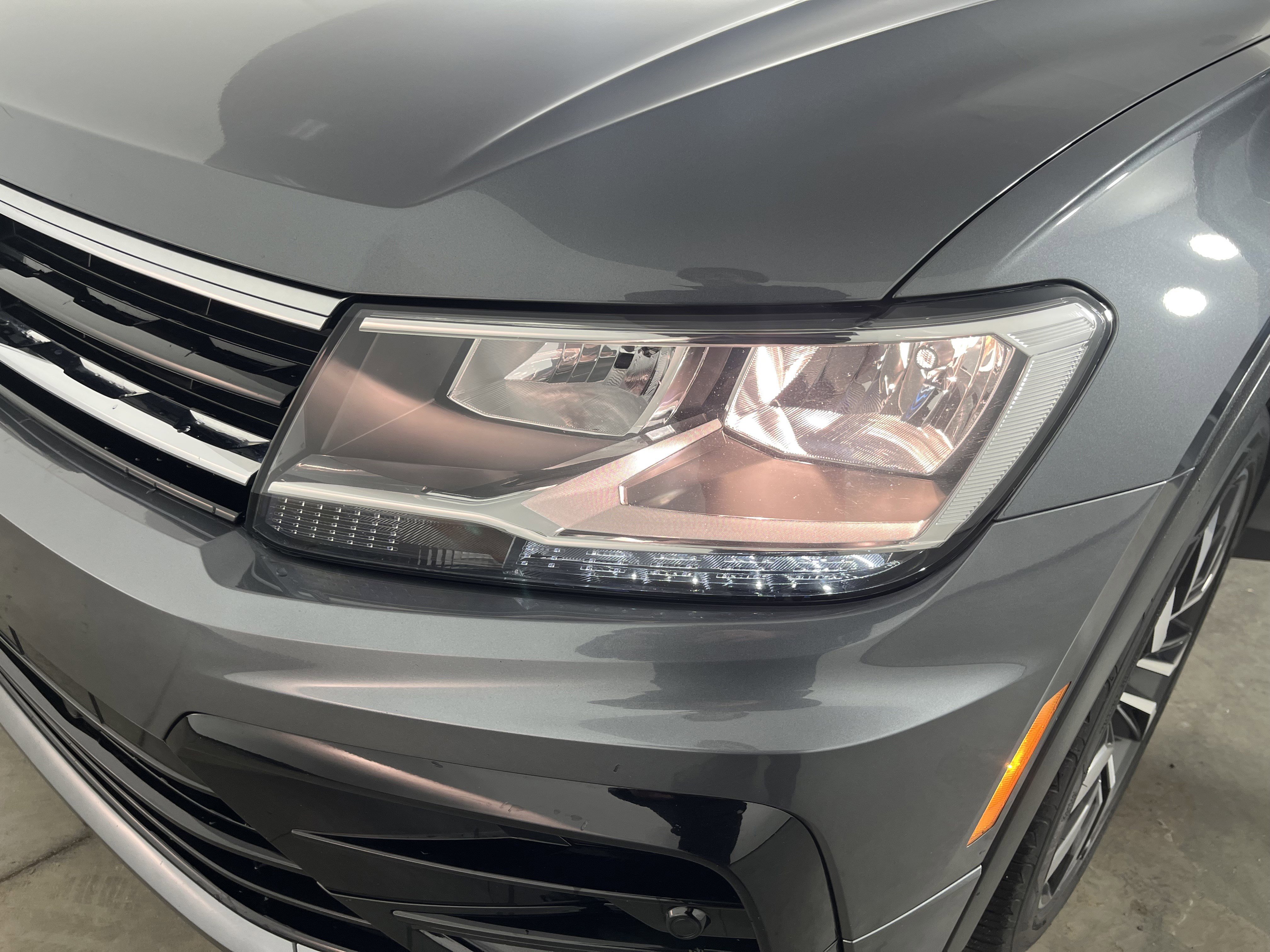 Used 2020 Volkswagen Tiguan SE R-Line image 26