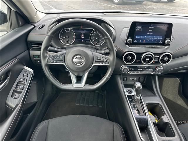Used 2025 Nissan Sentra SR FWD image 14