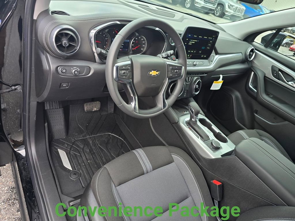 New 2025 Chevrolet Blazer LT w/ Convenience Package image 24