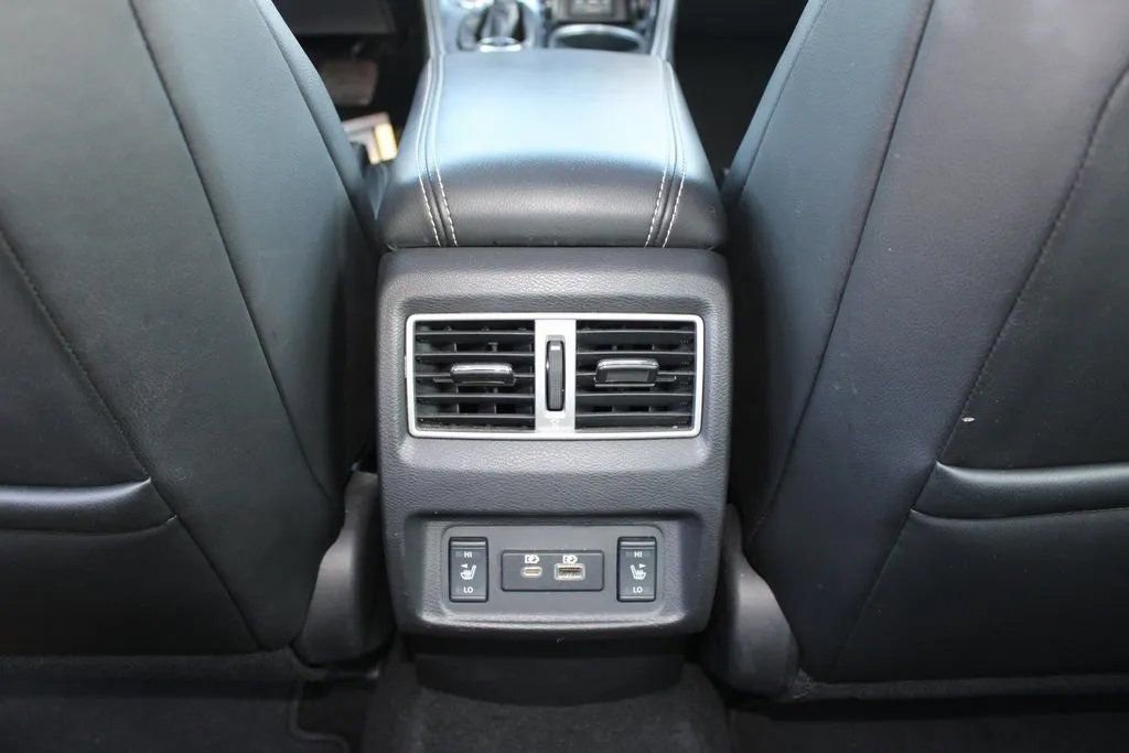 Used 2023 Nissan Maxima SL FWD image 31