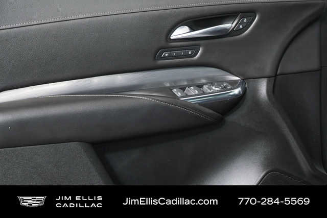 Used 2024 Cadillac XT4 Premium Luxury image 6