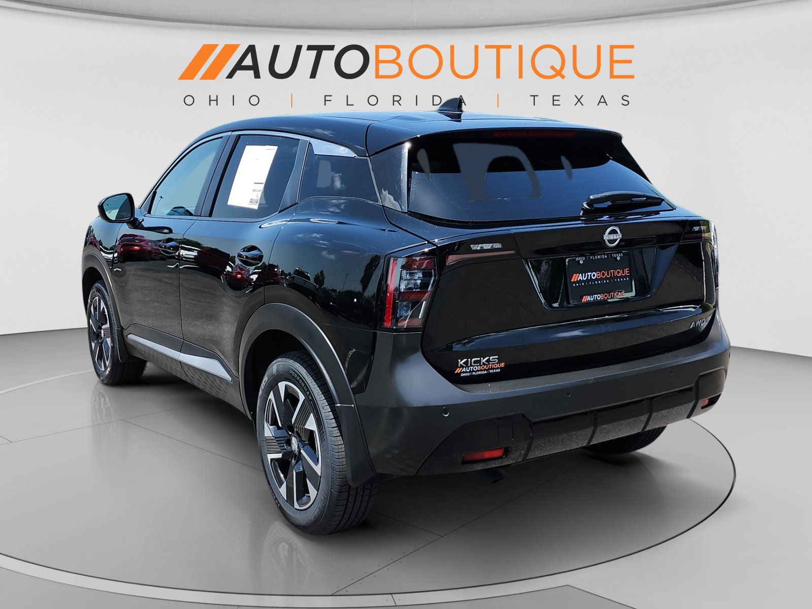 Used 2025 Nissan Kicks SV AWD/4WD image 3