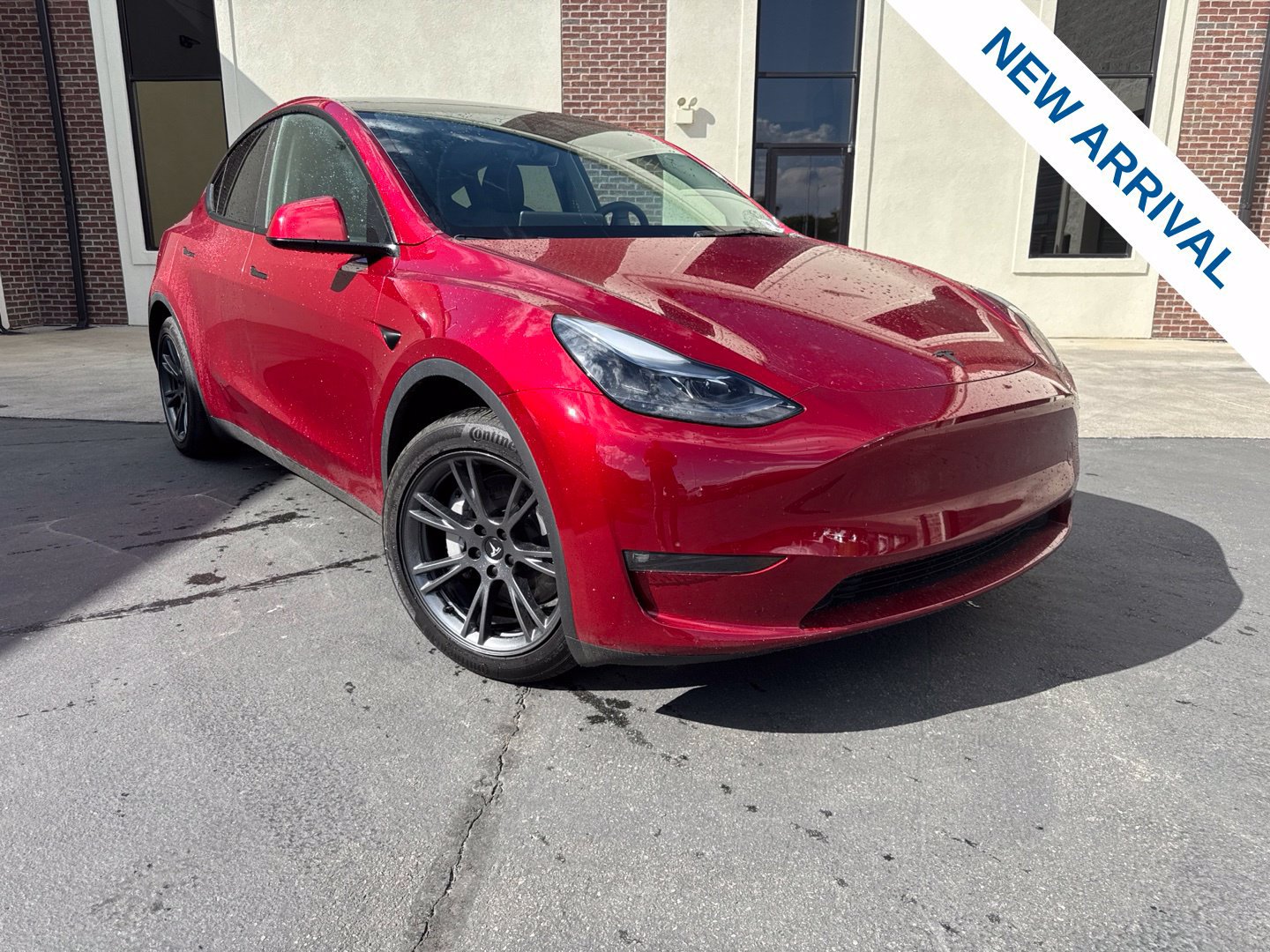 Used 2025 Tesla Model Y Long Range AWD/4WD image 1
