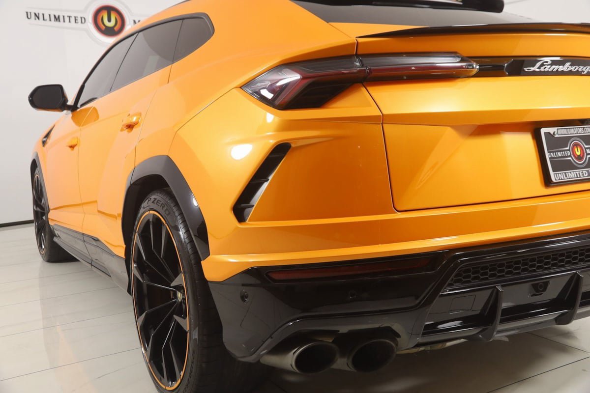 Used 2021 Lamborghini Urus AWD/4WD image 38