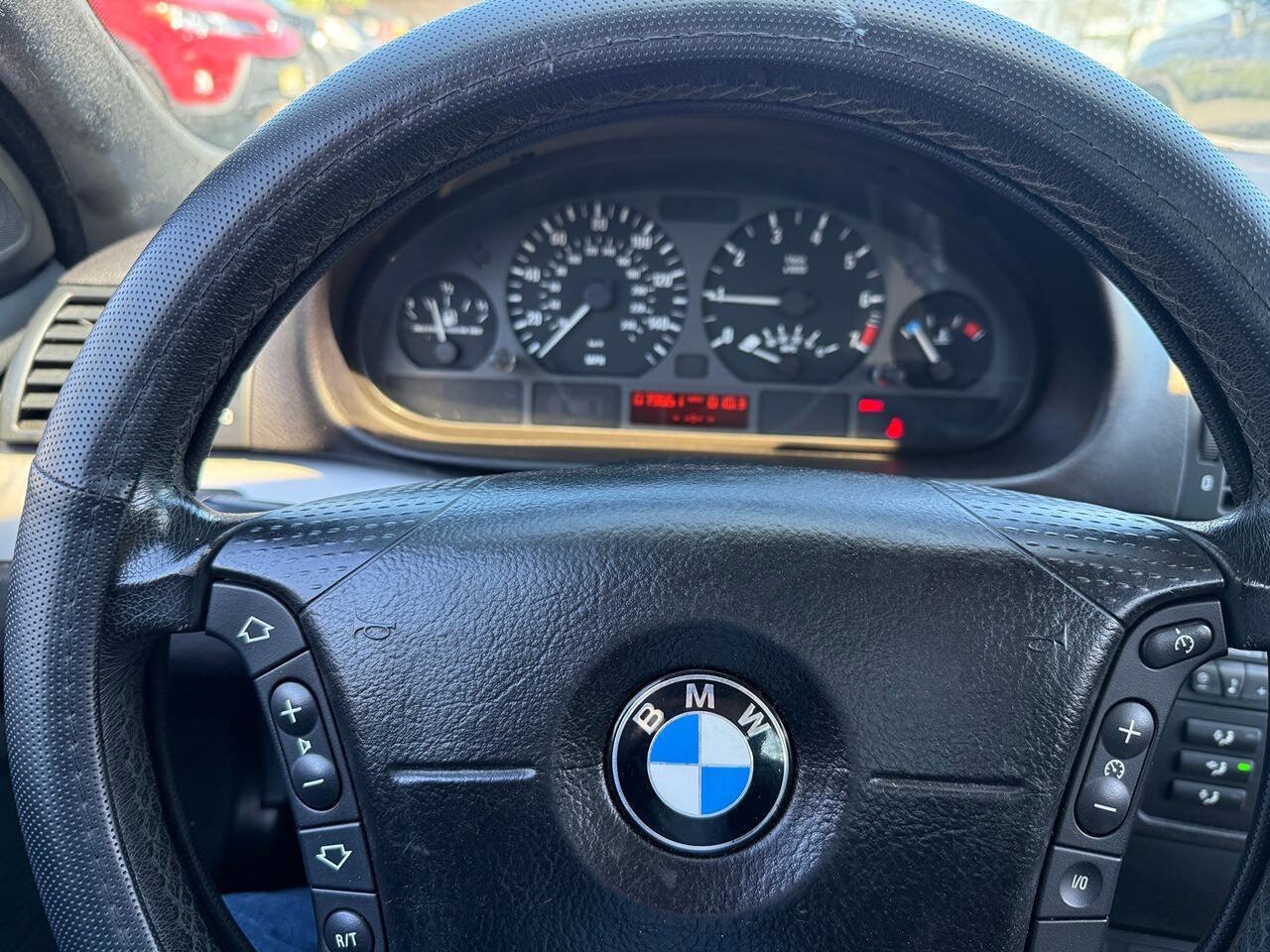 Used 2003 BMW 325i Sedan image 92