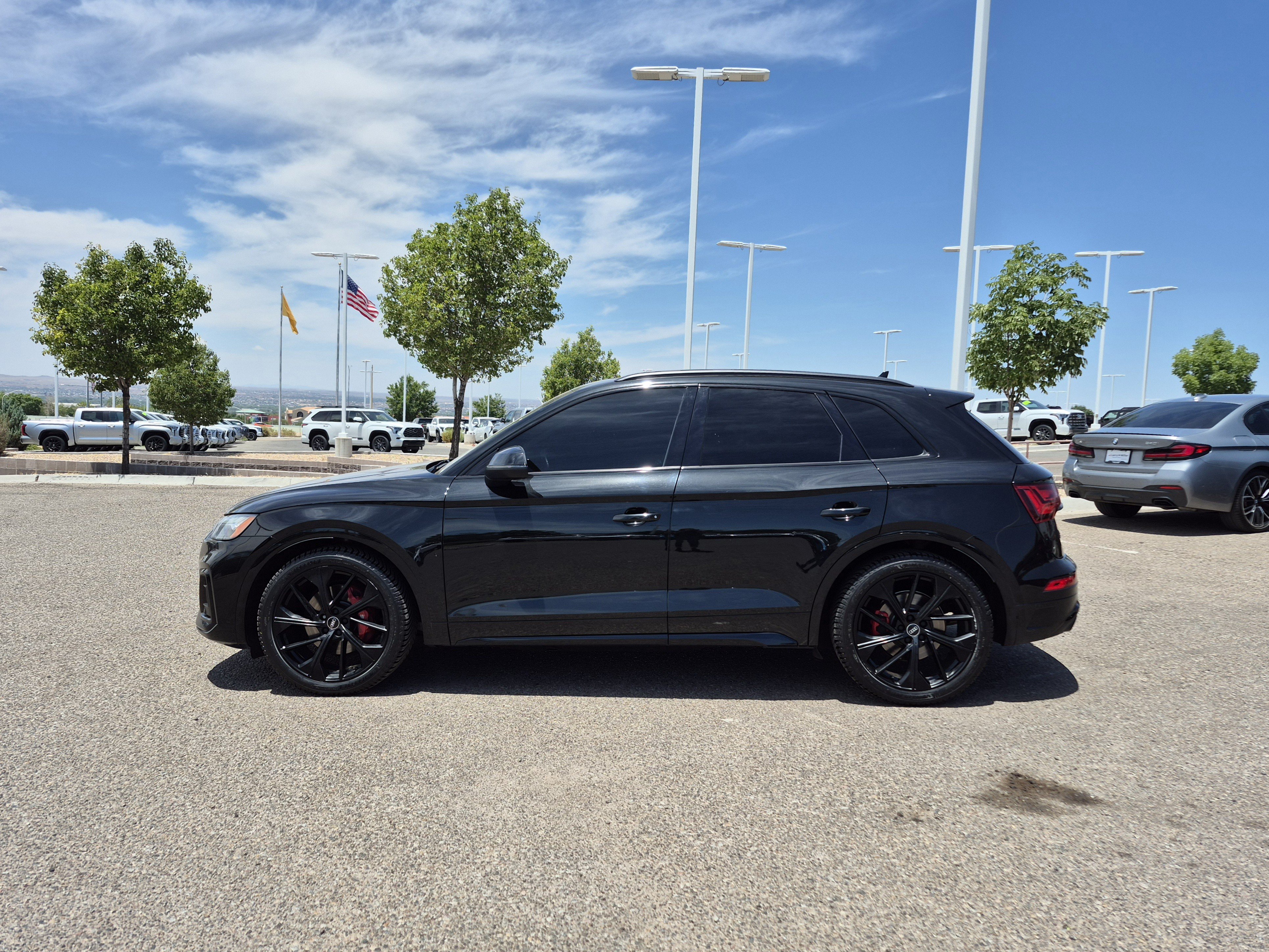 Used 2022 Audi SQ5 Premium Plus AWD/4WD image 2