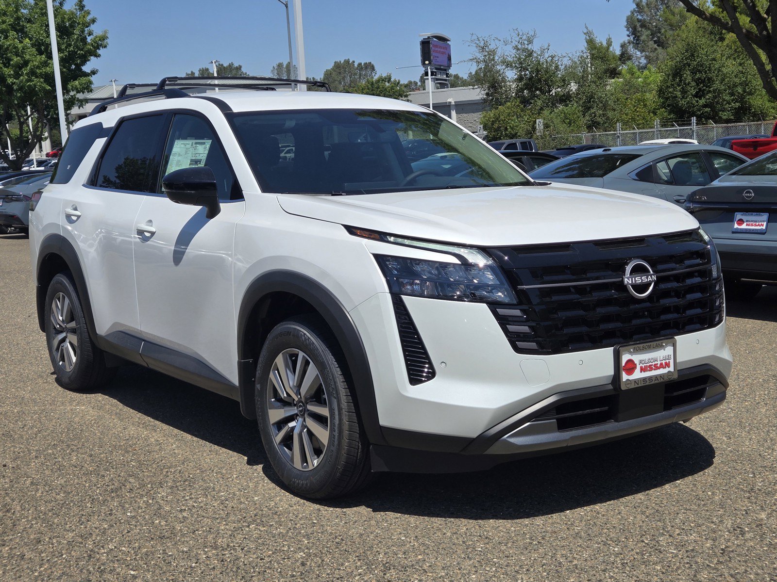 New 2026 Nissan Pathfinder SL