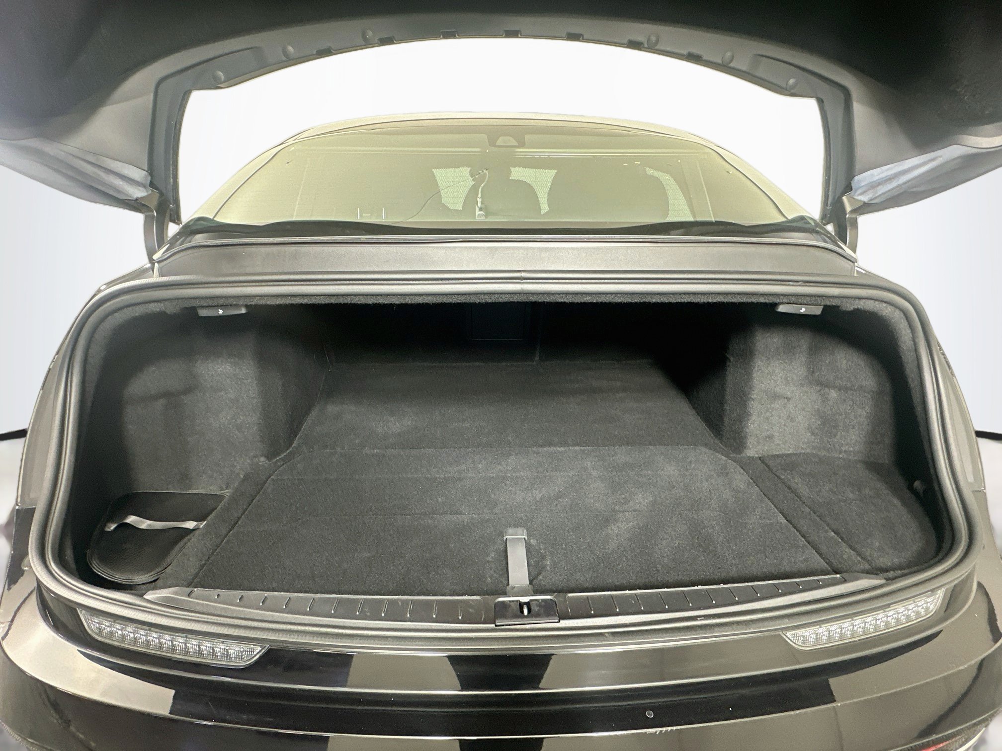 Used 2024 Lucid Air Touring AWD/4WD image 29