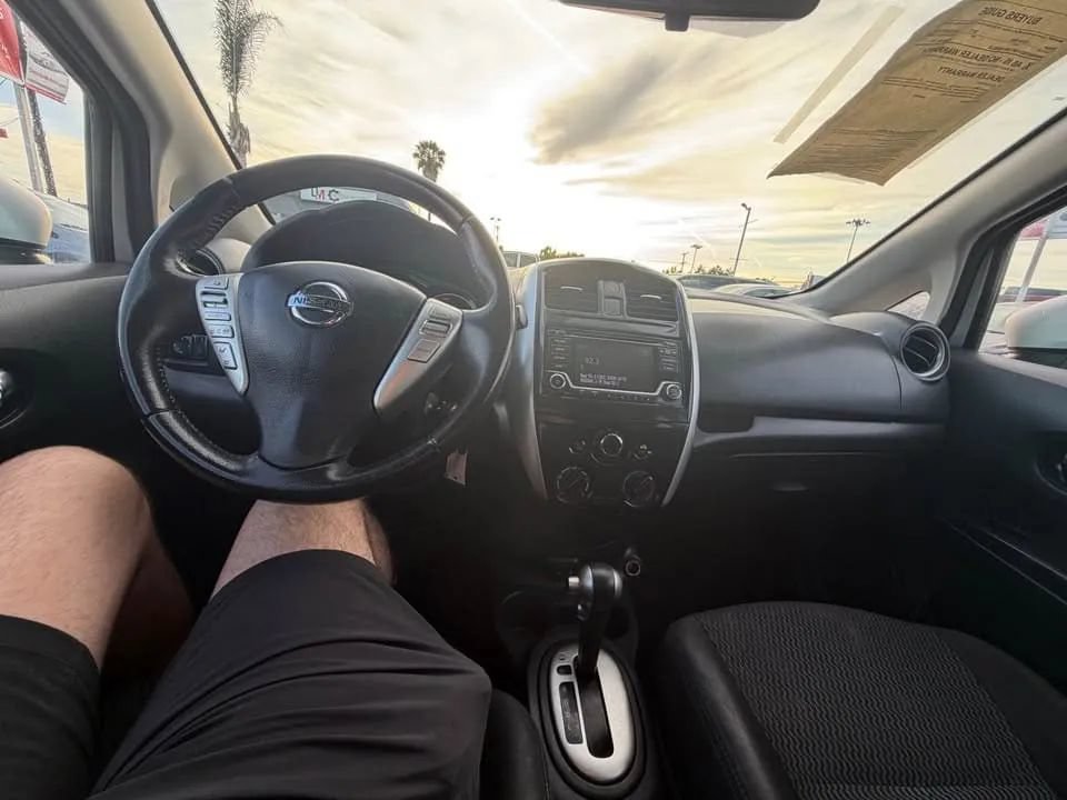 Used 2017 Nissan Versa Note SV FWD image 6