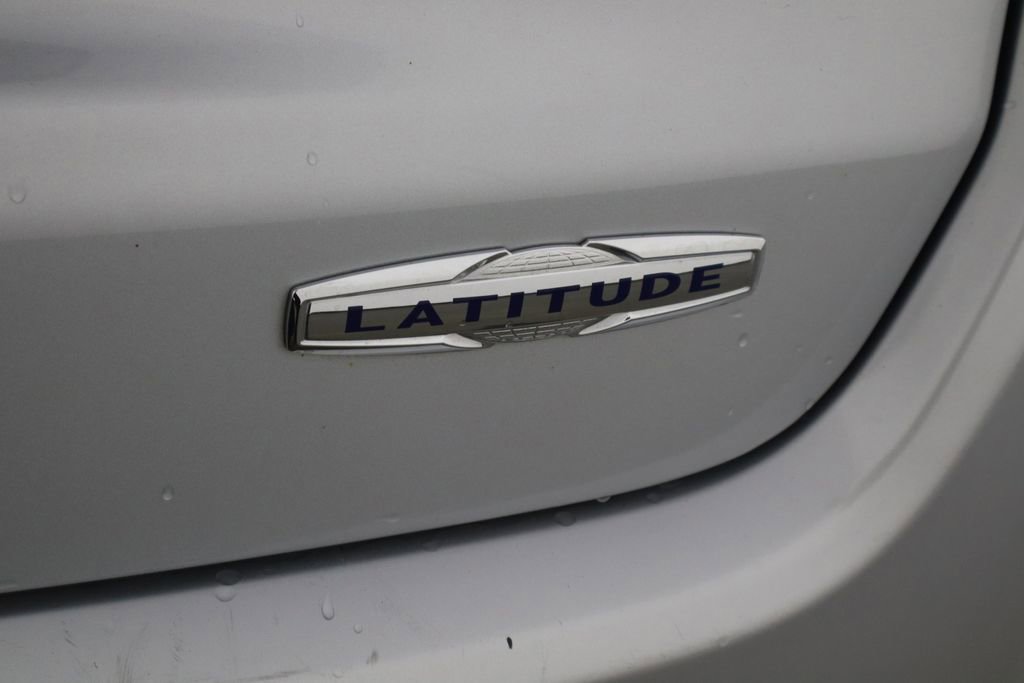 Used 2024 Jeep Compass Latitude image 42