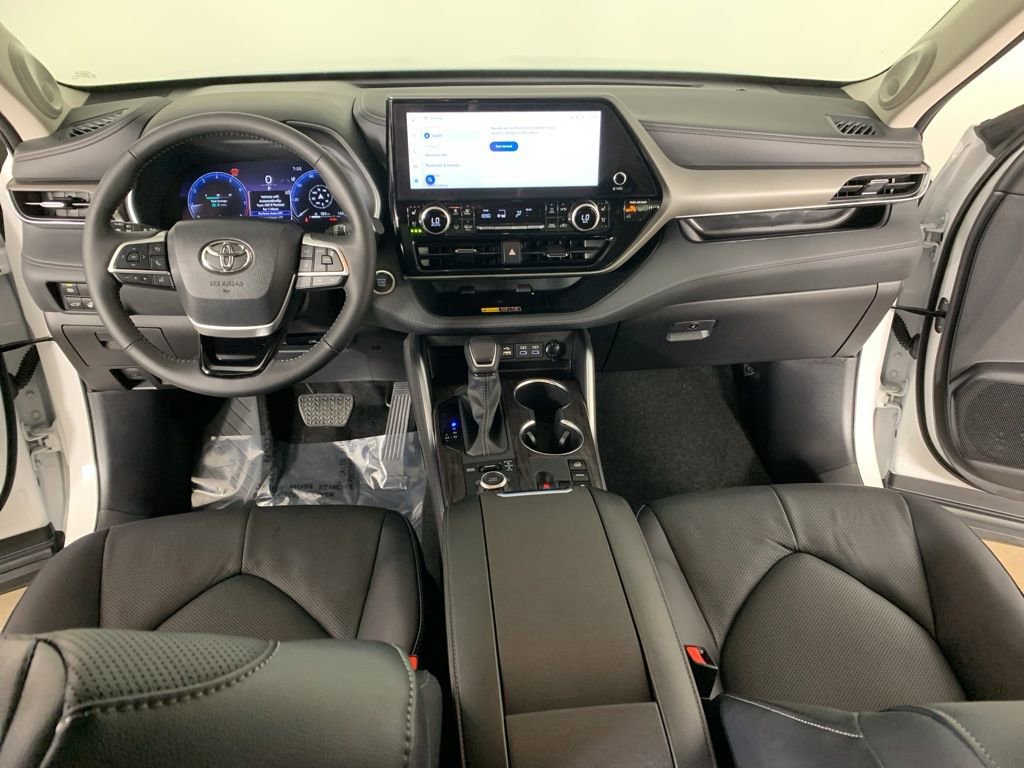 Used 2026 Toyota Highlander Limited image 38