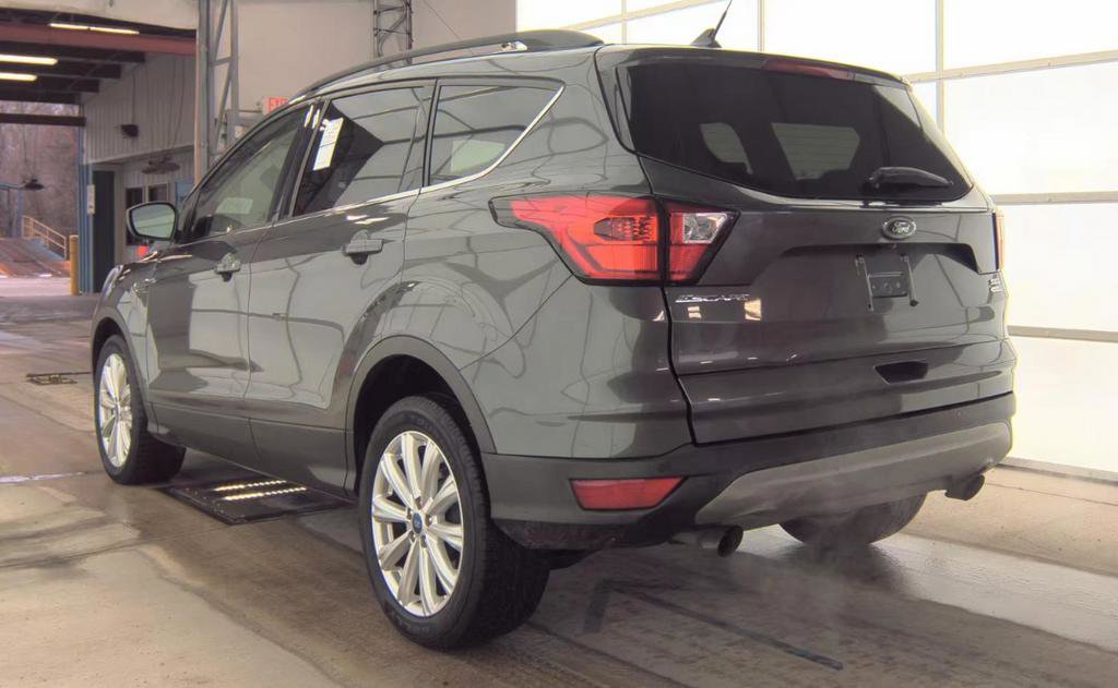 Used 2019 Ford Escape SEL image 5