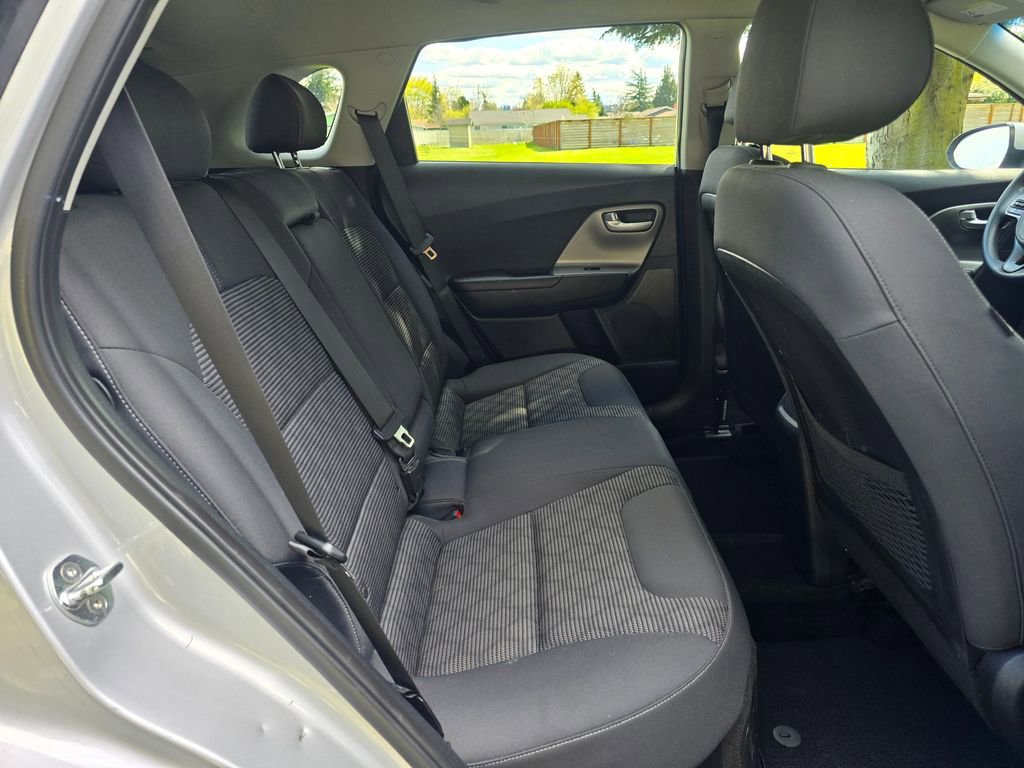 Used 2017 Kia Niro LX image 22