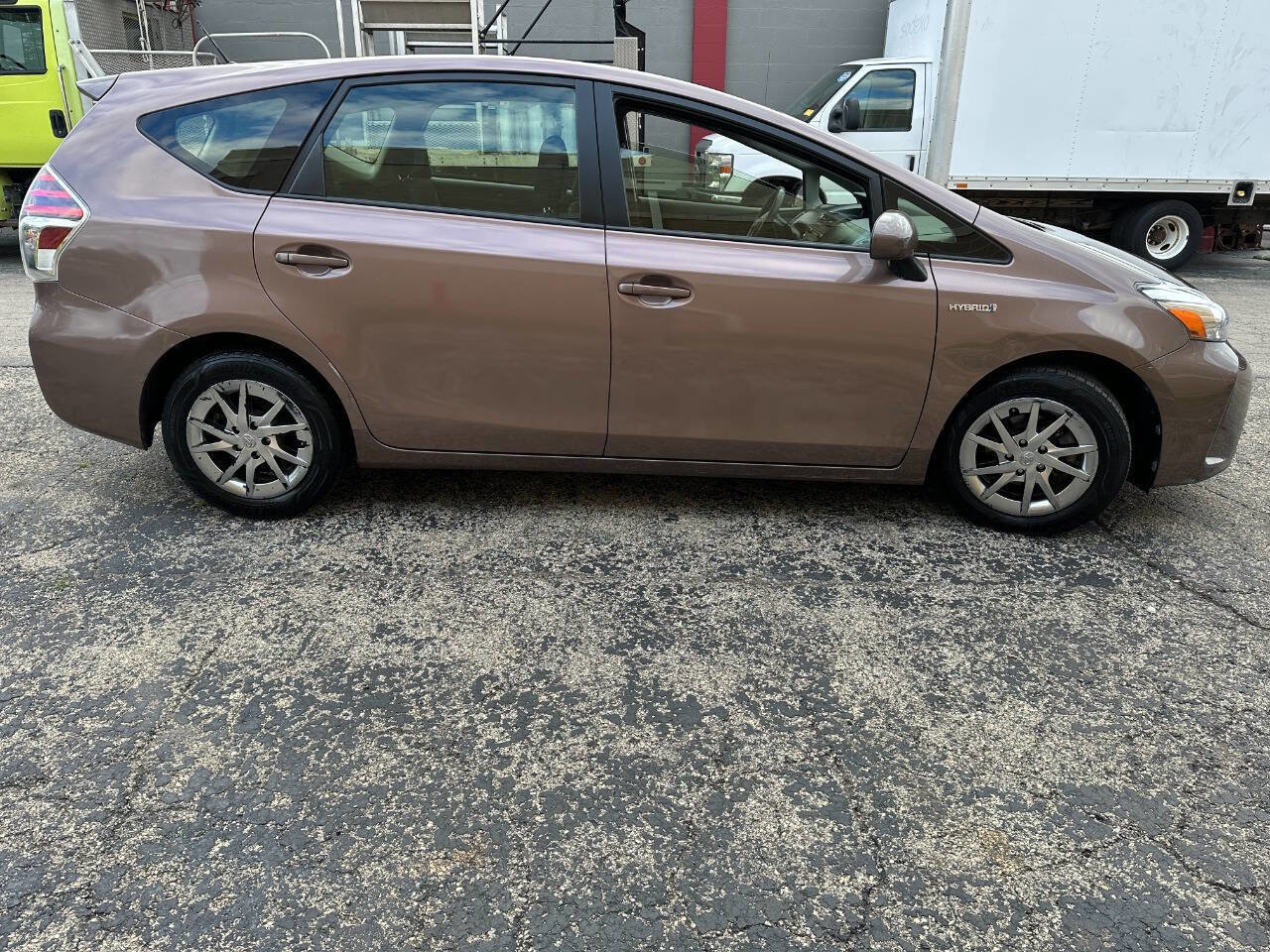 Used 2015 Toyota Prius V Three image 10