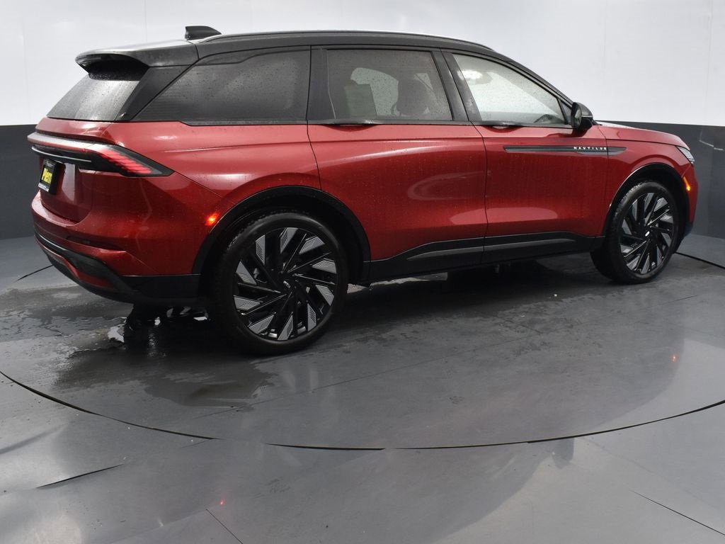 New 2025 Lincoln Nautilus Reserve w/ Jet Appearance Package image 4