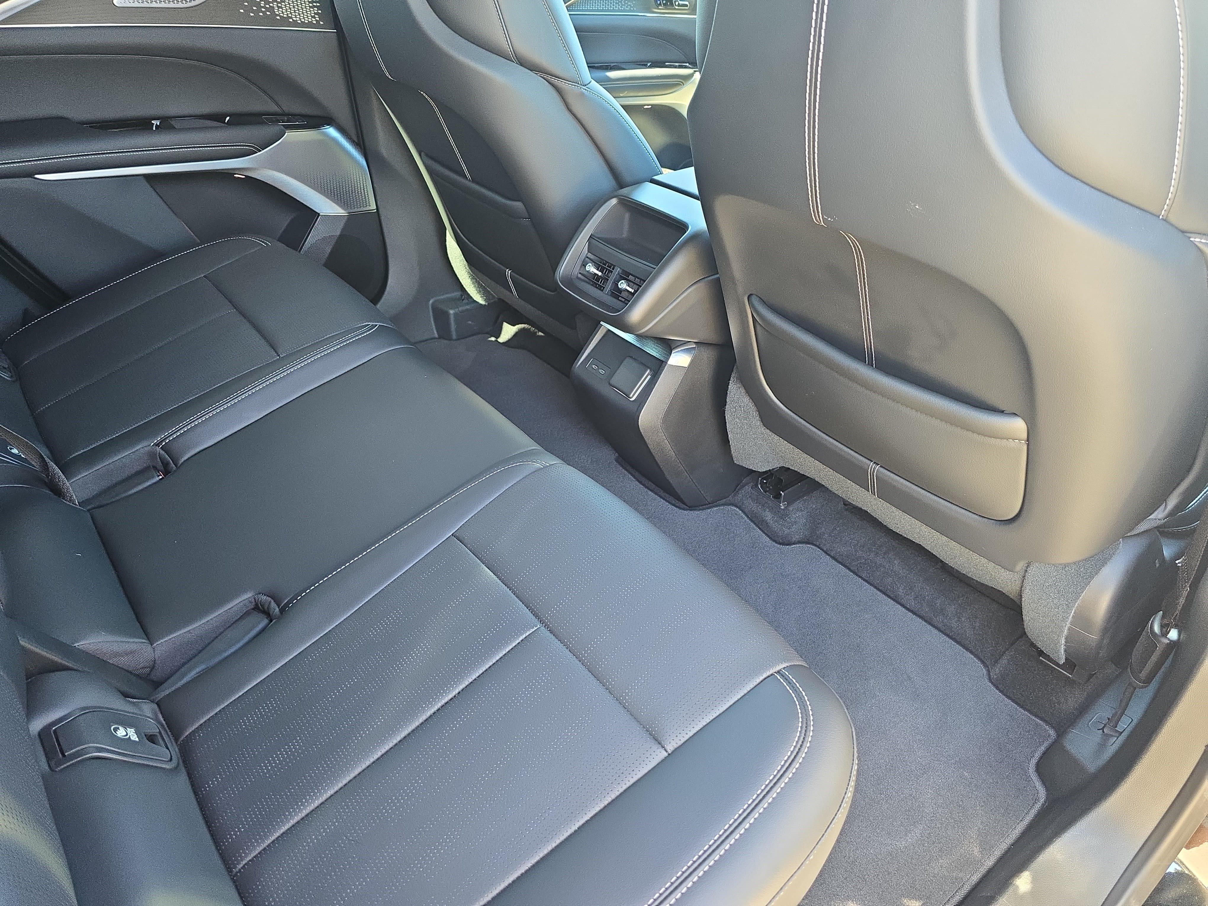 Used 2023 Cadillac Lyriq 2WD image 11