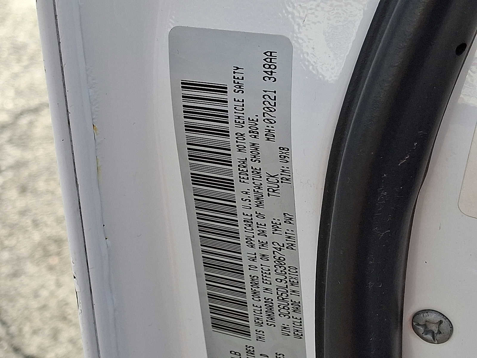 Used 2018 RAM 2500 SLT image 23