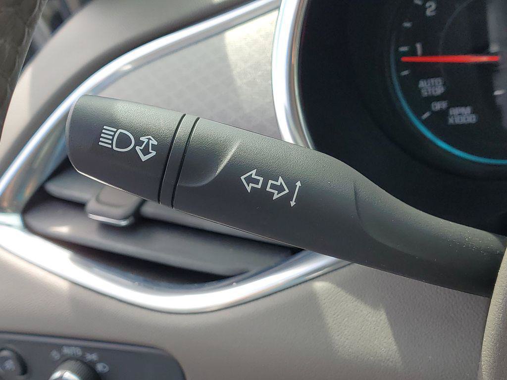 Used 2018 Chevrolet Malibu LT FWD image 11
