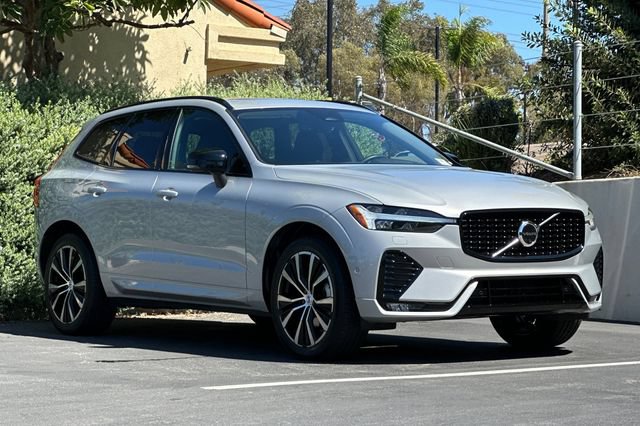 Used 2023 Volvo XC60 B5 Plus w/ Climate Package AWD/4WD image 7