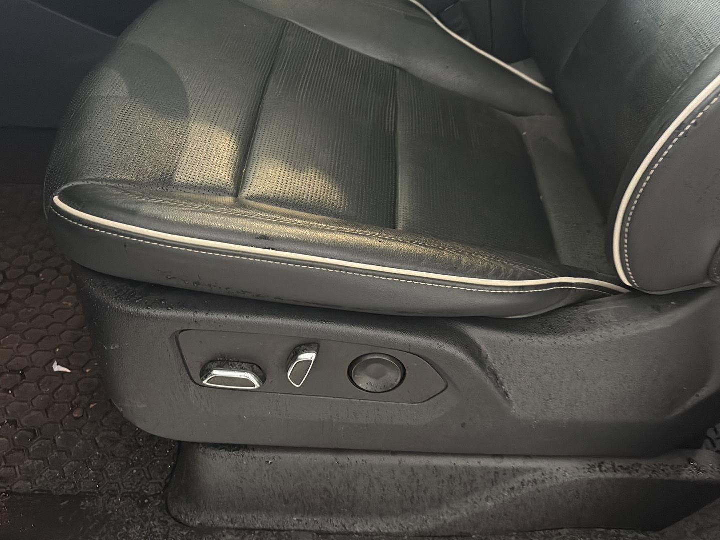 Used 2022 Cadillac Escalade ESV Premium Luxury image 9