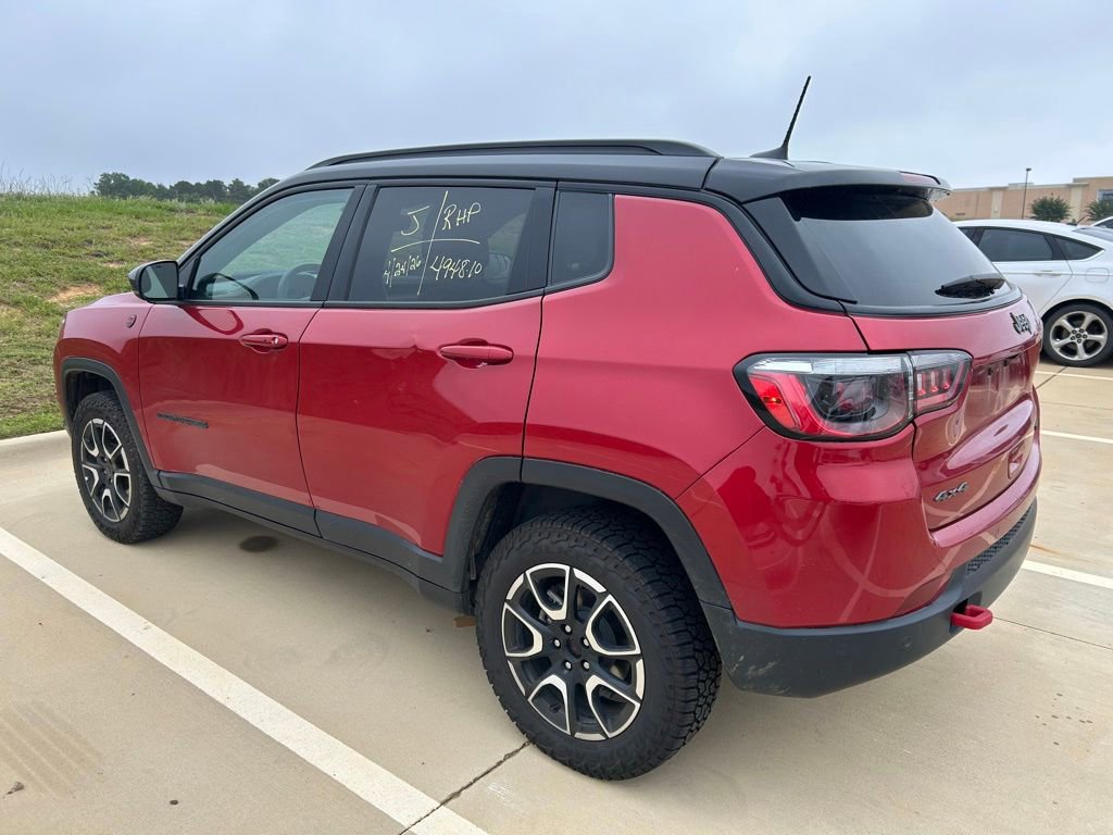 Used 2025 Jeep Compass Trailhawk AWD/4WD image 8