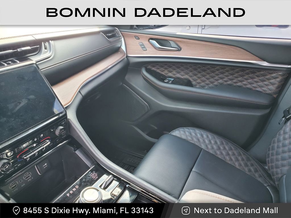 Used 2025 Jeep Grand Cherokee L Summit image 22