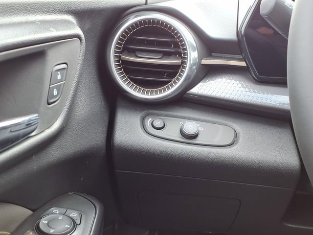 New 2026 Chevrolet Trax ACTIV FWD image 16