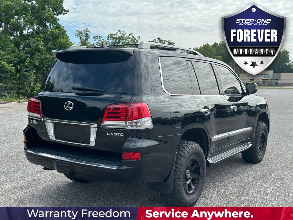 Used 2013 Lexus LX 570 4WD w/ Luxury Pkg w/Pre-crash image 6