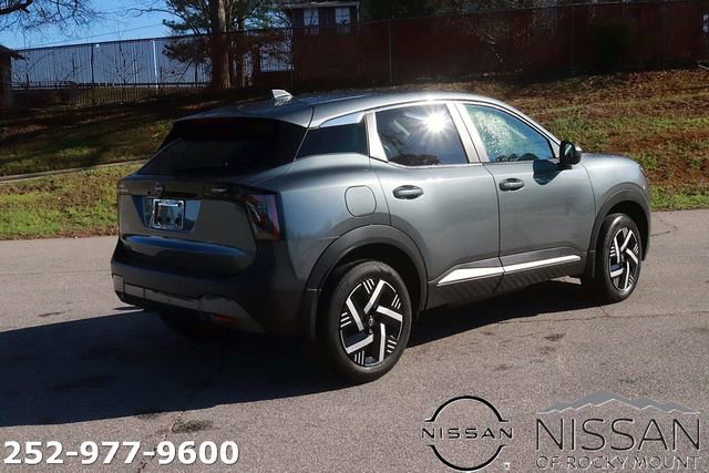 Used 2025 Nissan Kicks SV w/ Charging Package image 6