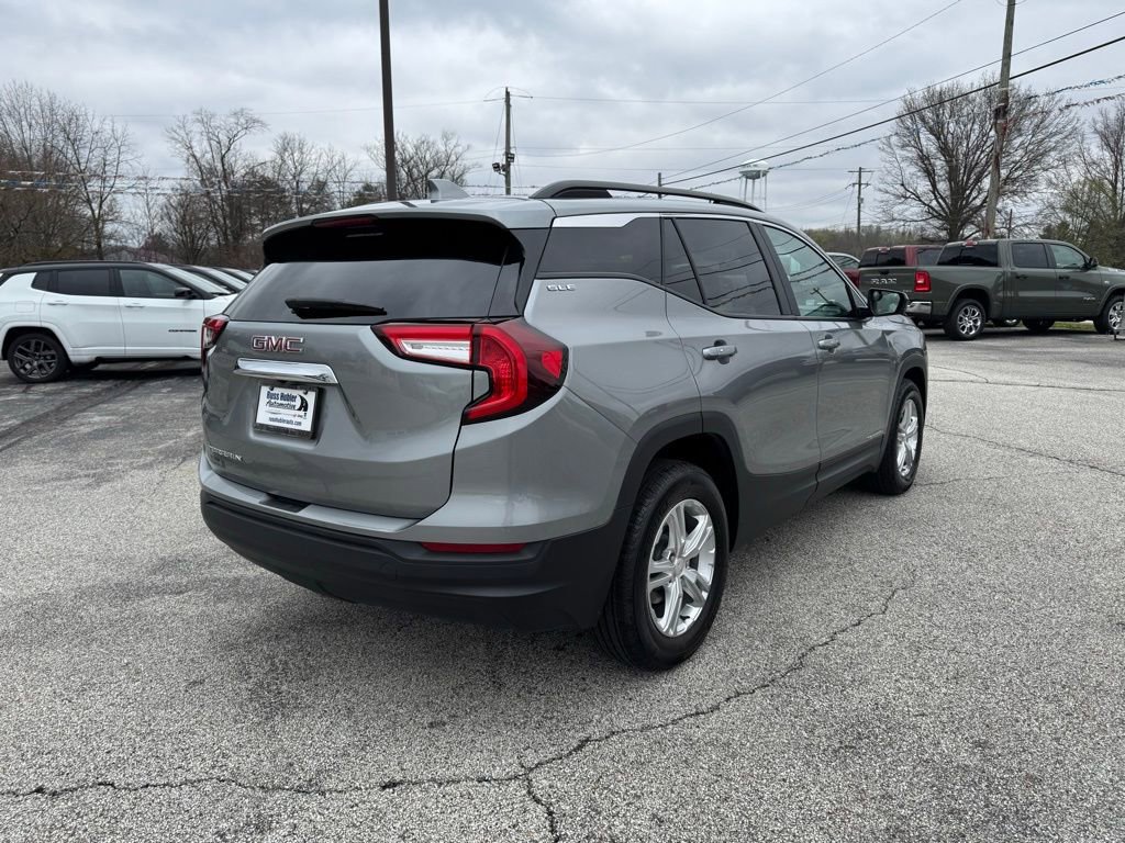 Used 2024 GMC Terrain SLE w/ Driver Convenience Package image 7