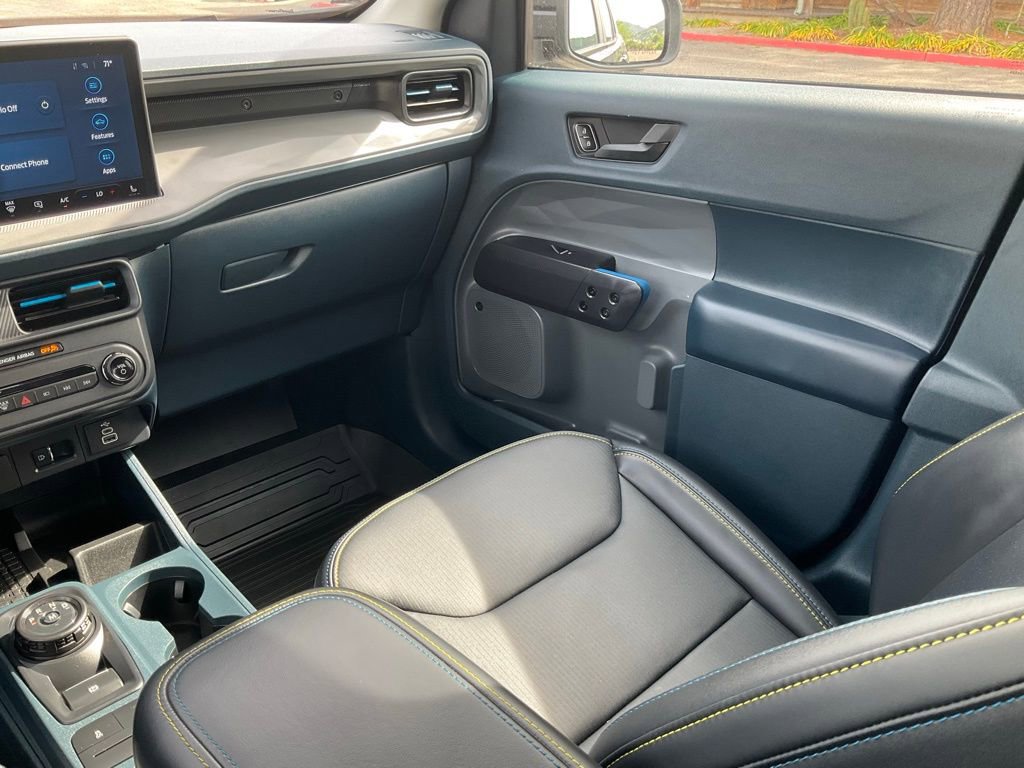 Used 2025 Ford Maverick Lobo image 28