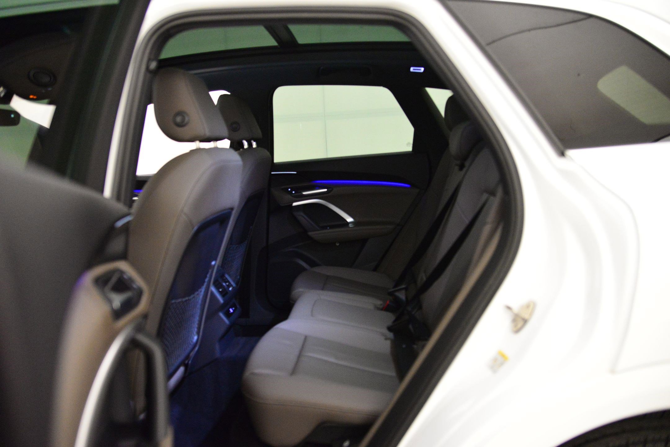 Certified 2025 Audi Q5 Premium w/ Convenience Package image 11