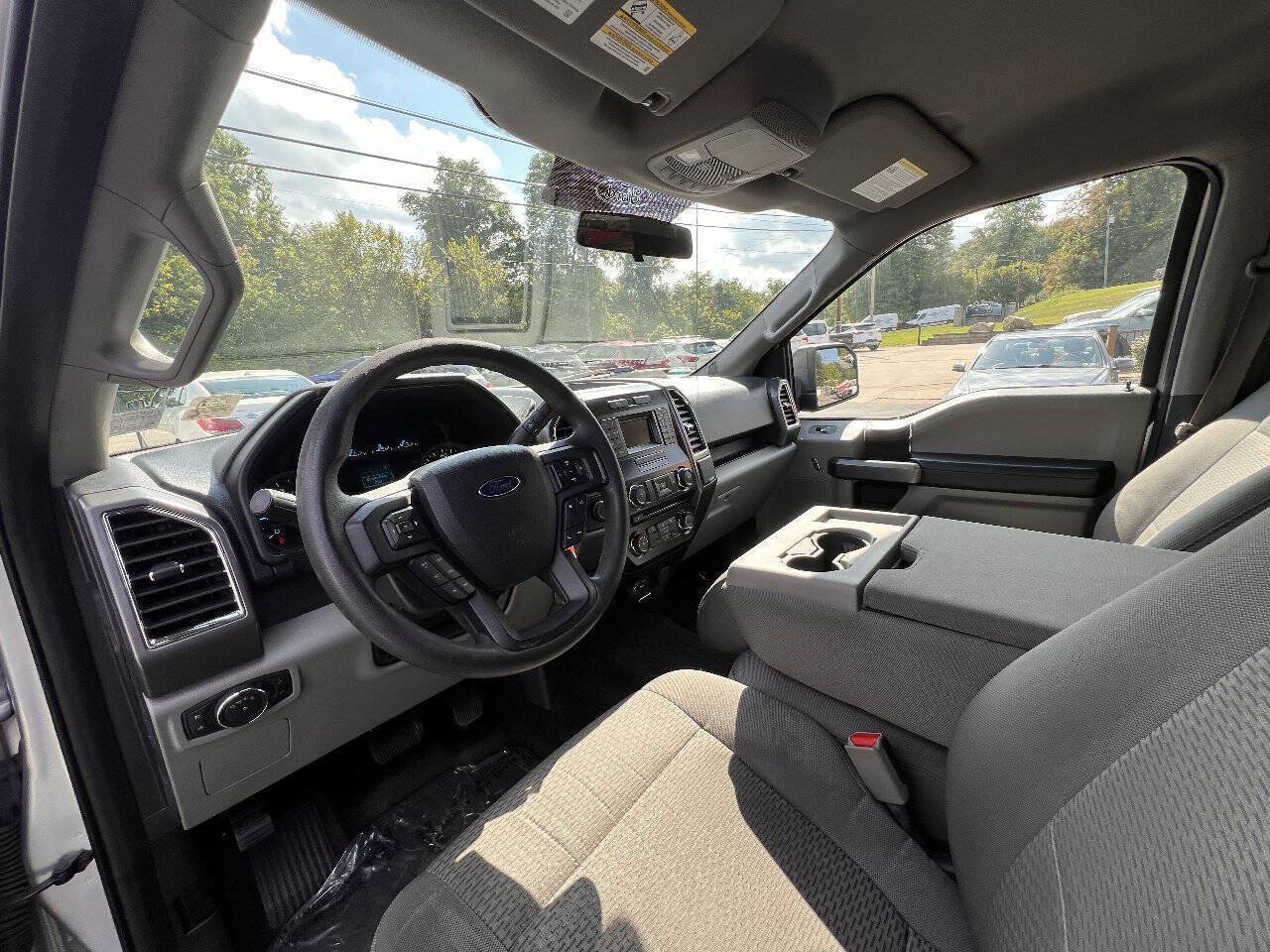 Used 2015 Ford F150 XLT AWD/4WD image 12