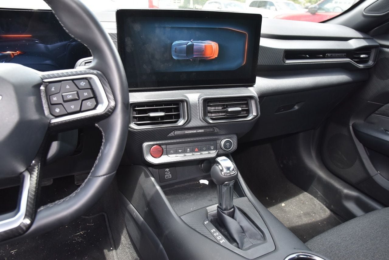 Used 2025 Ford Mustang GT RWD image 9