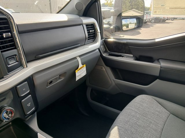 New 2025 Ford F250 XLT w/ Black Appearance Package image 26