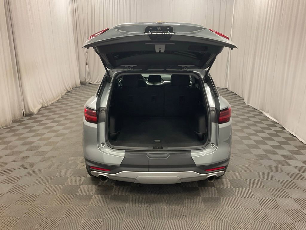 Used 2025 Chevrolet Blazer LT image 9