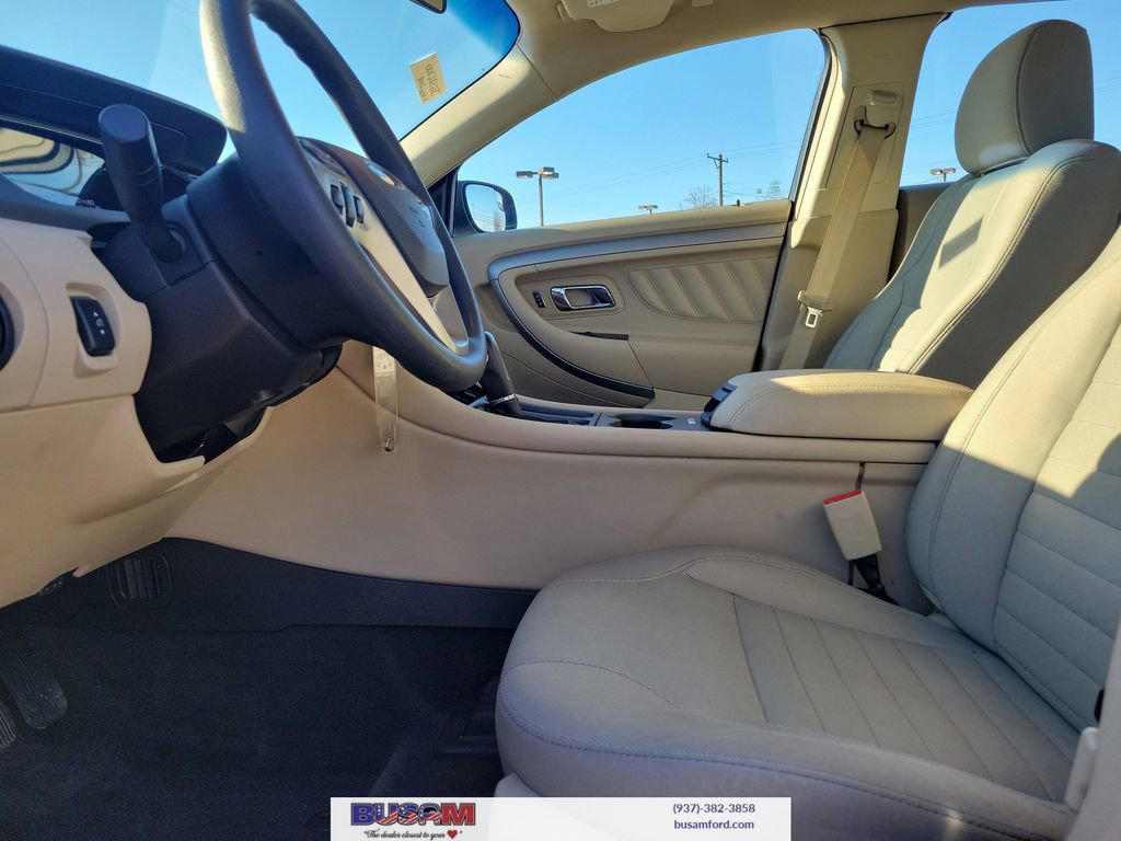 Used 2018 Ford Taurus SE image 12
