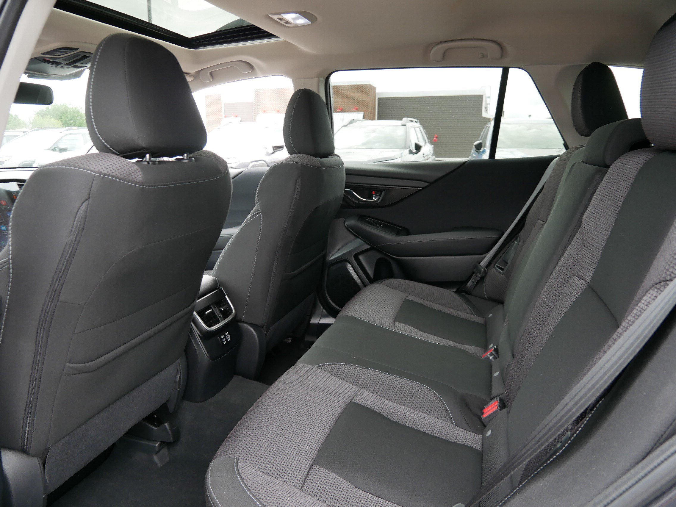 Certified 2024 Subaru Outback Premium AWD/4WD image 33