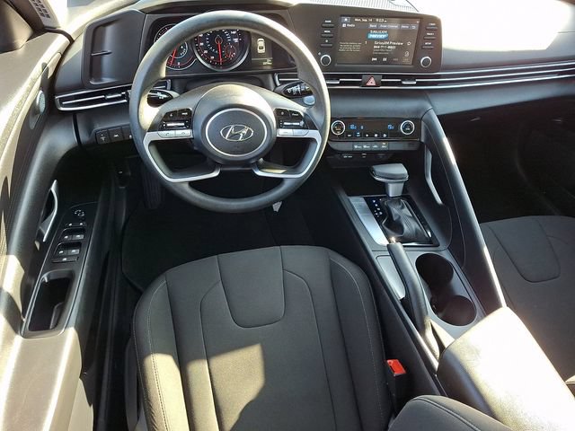 Used 2023 Hyundai Elantra SEL FWD image 2
