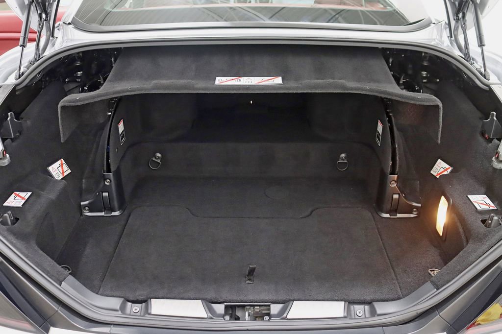 Used 2010 Ferrari California RWD image 32